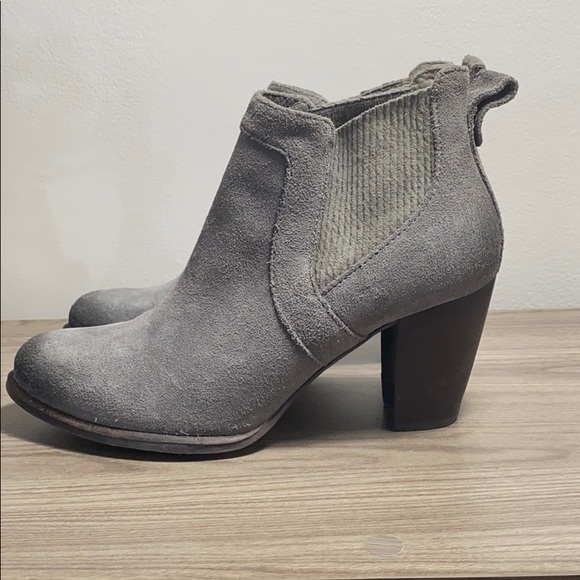 Ugh Cobie II Block Heel Bootie - Picture 2 of 6